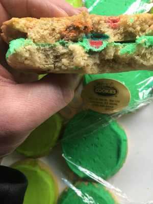 Eileen's Colossal Cookie