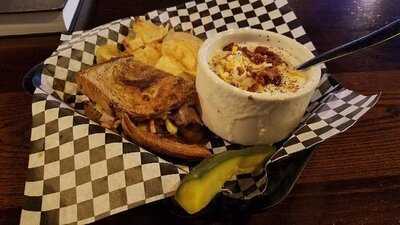 Quinton's Bar & Deli