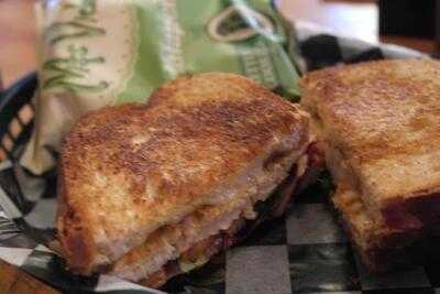 Quinton's Bar & Deli