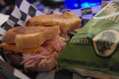 Quinton's Bar & Deli