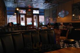 Quinton's Bar & Deli