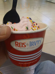 Los Pasteles Bakery Plaza