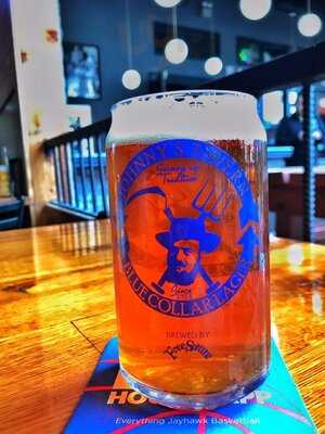 Johnny's Tavern West