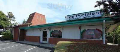 Los Portales