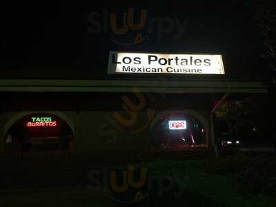 Los Portales