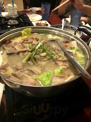 Triyyaki Noodle And Sushi Buffet