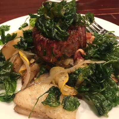 Moni's Pasta And Pizza