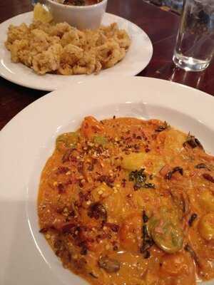 Moni's Pasta And Pizza