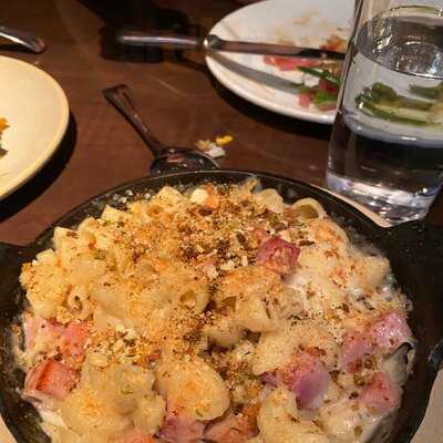 Va De Vi Bistro & Wine Bar