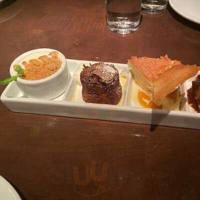 Va De Vi Bistro & Wine Bar