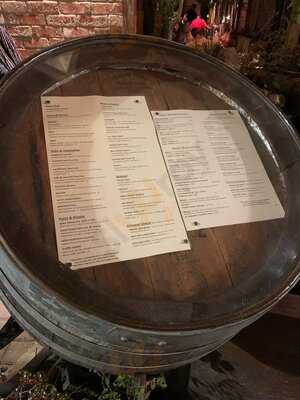 Va De Vi Bistro & Wine Bar