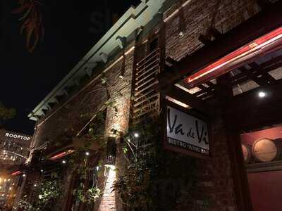 Va De Vi Bistro & Wine Bar