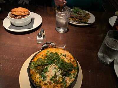 Va De Vi Bistro & Wine Bar