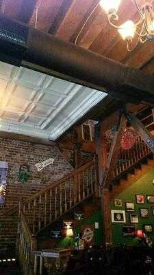 4 Daughters Irish Pub