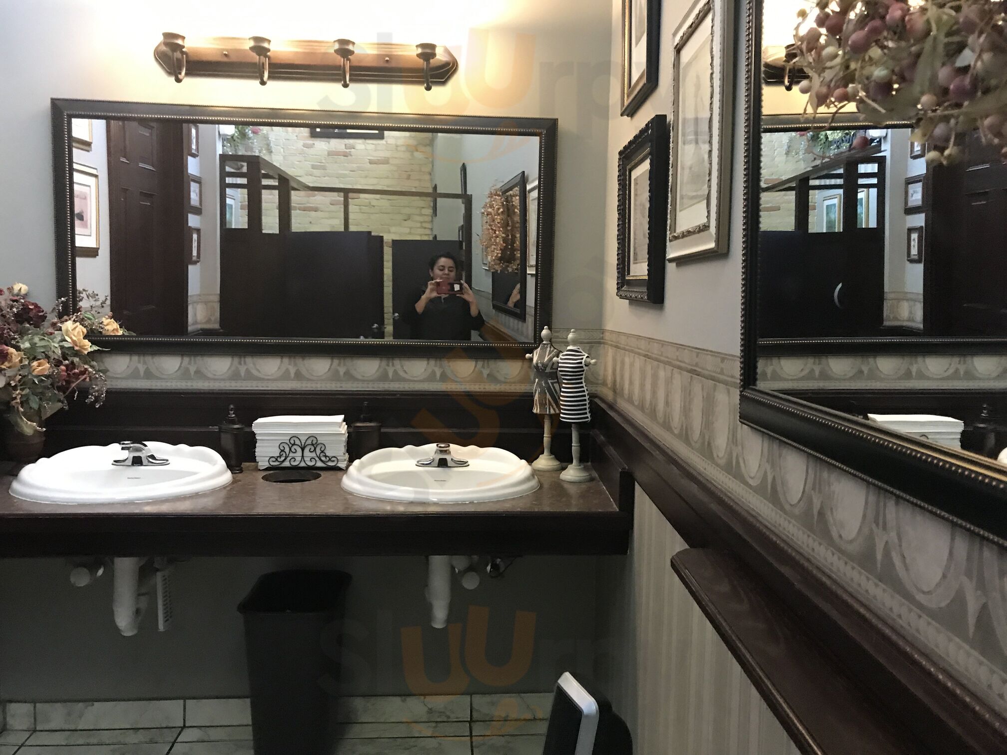 Jakes Old City Grill