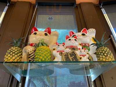 King's Hawaiian The Local Place Bakery & Cafe