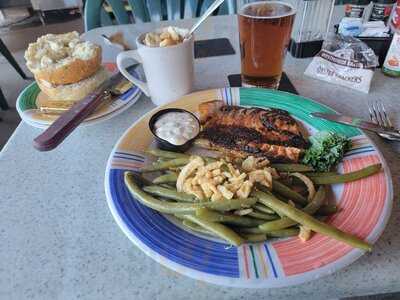 Shrimper's Grill & Raw Bar