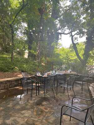 Grateful Head Pizza Oven & Beer Garden