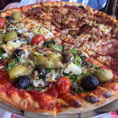 Grateful Head Pizza Oven & Beer Garden