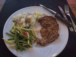 Charlie Brown's Steakhouse