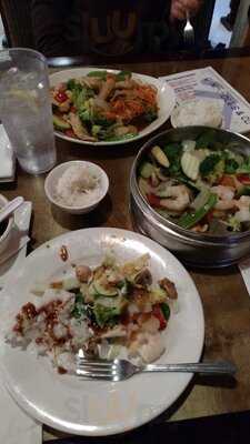 E Noodle & Co Asian Bistro