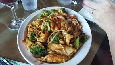 E Noodle & Co Asian Bistro