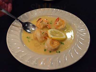 Picano's Restaurant & Lounge