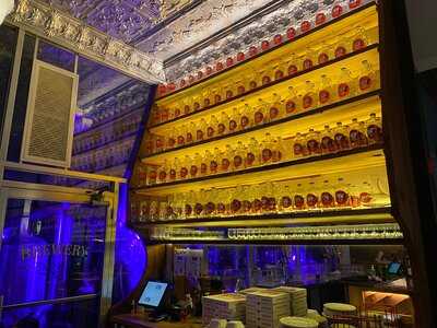 Sqzbx Brewery & Pizza Joint