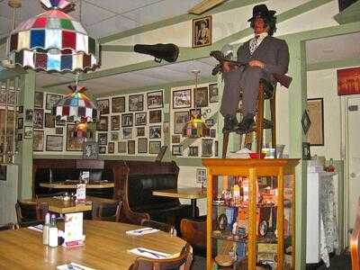 Untouchables Pasta & Pizza