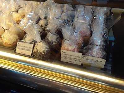 Daube's Cakes And Bakery