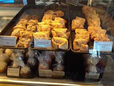 Daube's Cakes And Bakery