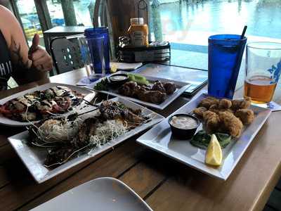 Manatee Island Bar & Grill