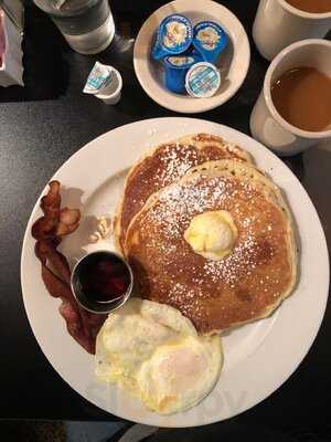 Main Stop On The Ave