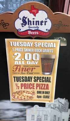 Mike & Denise's Pizzaria And Pub