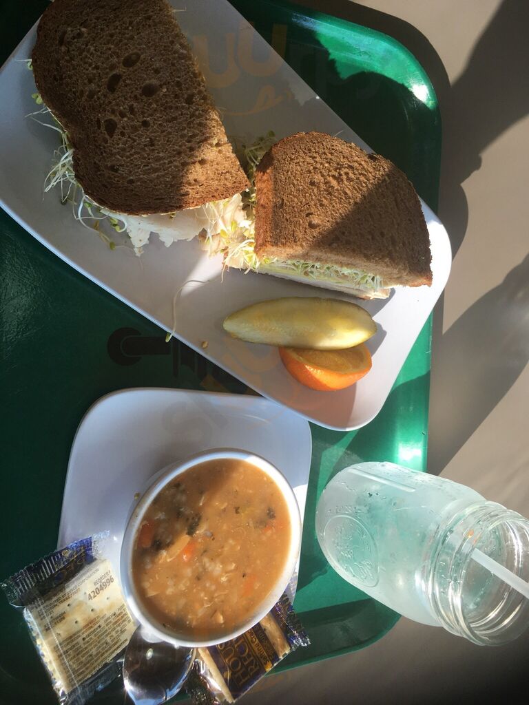 Erik's Delicafe Salinas