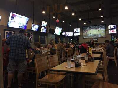 Buffalo Wild Wings Grill & Bar