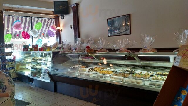 Carmellas Italian Deli & Pastries