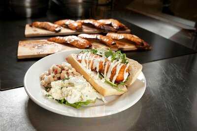 Crispelli's Bakery & Pizzeria