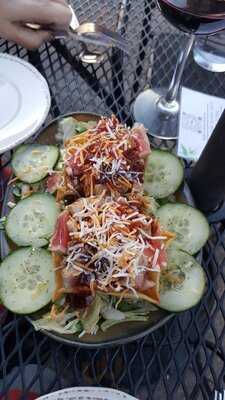 Twigs Tavern & Grille