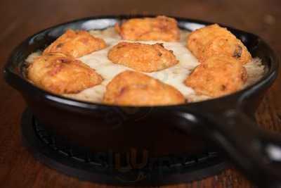 Crooked Pint Ale House