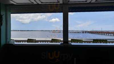 Mulligan's Beach House Bar & Grill Stuart