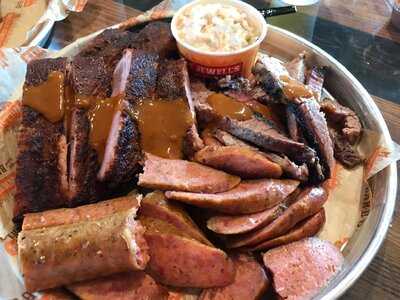 Willie Jewellaetms Old School Bar-b-q Largo