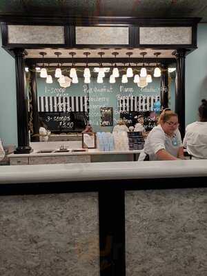 Charlie's Silver Spoon Creamery