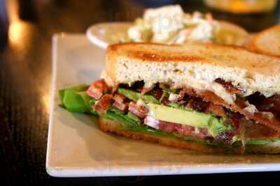 Wildwood Sports Bar & Grill