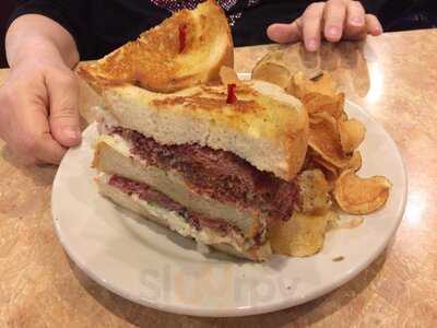 Pudge's Deli And Cafe