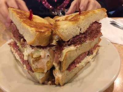 Pudge's Deli And Cafe