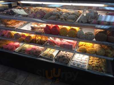 La Plaza Bakery