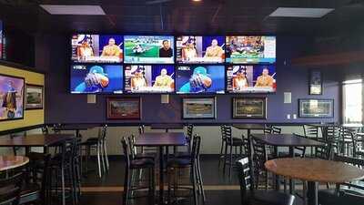 Tie Breakers Sports Bar And Grill