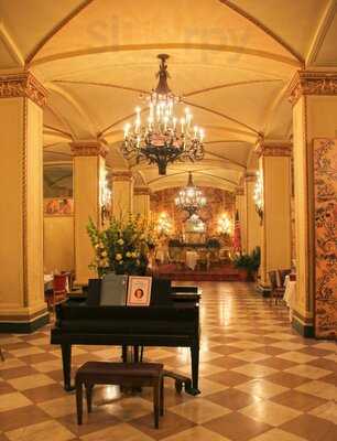 Arlington Fountain & Venetian