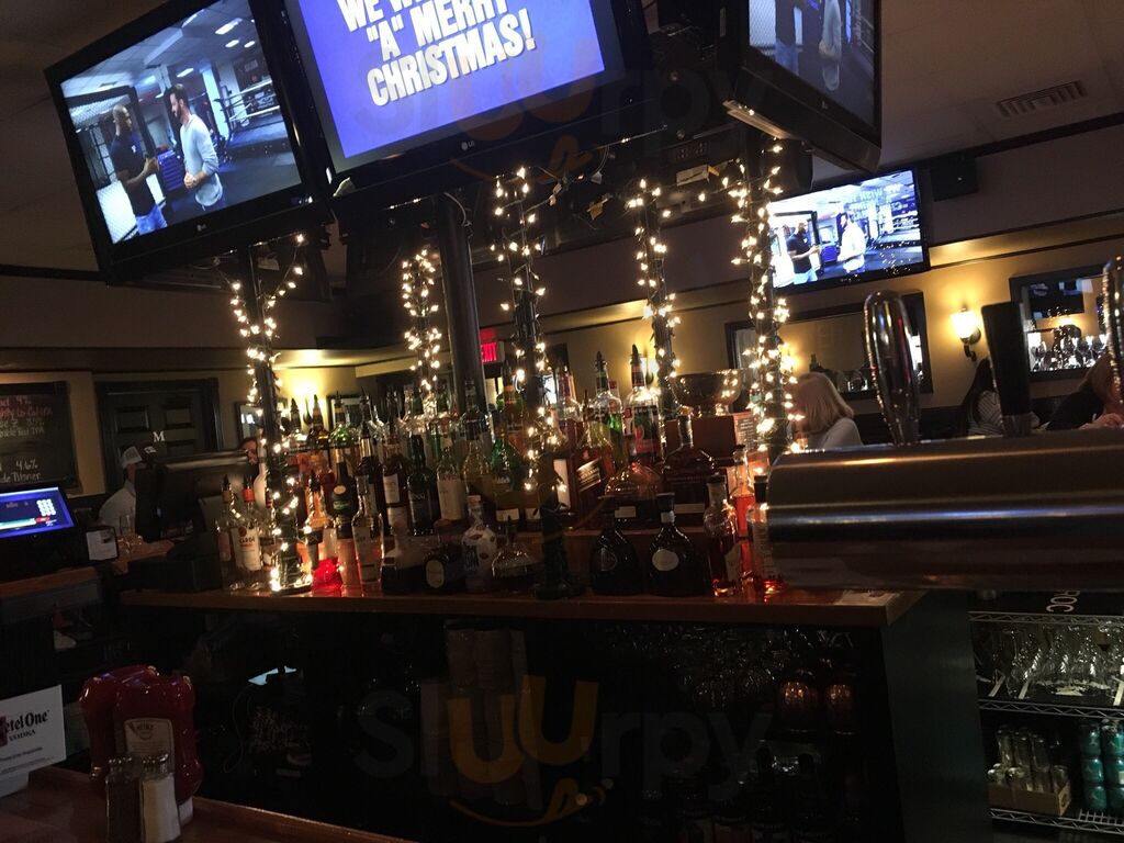 Cagney's Restaurant & Pub